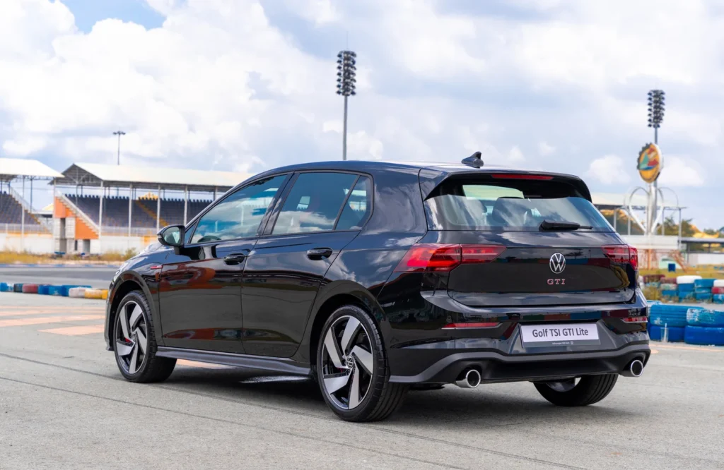Ngoại thất: Volkswagen Gofl 2.0 GTI
